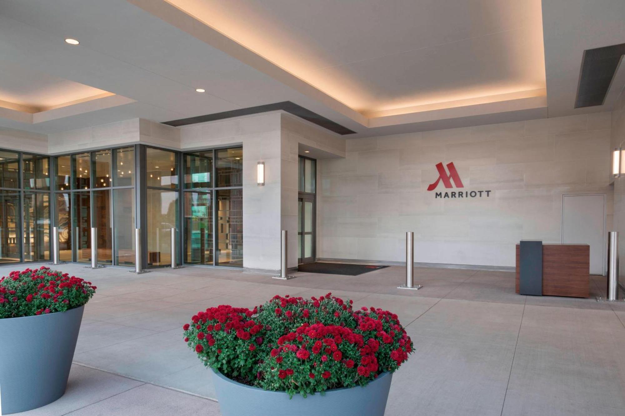Buffalo Marriott At Lecom Harborcenter מראה חיצוני תמונה