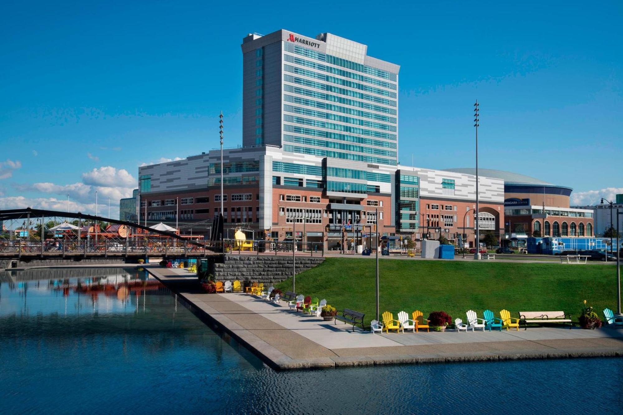 Buffalo Marriott At Lecom Harborcenter מראה חיצוני תמונה