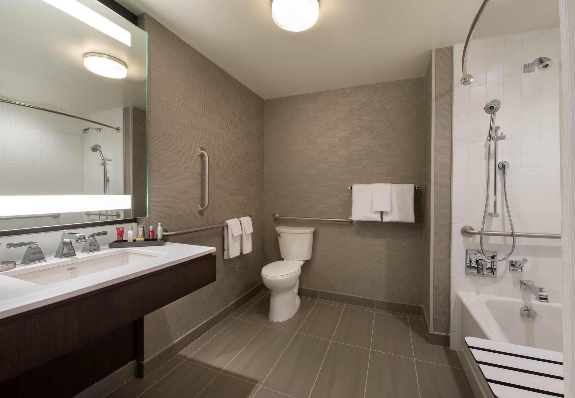 Buffalo Marriott At Lecom Harborcenter מראה חיצוני תמונה
